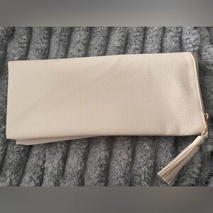 NWT RACHEL MIRIAM POUCH CREAM COLOR